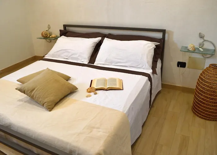 Elenoire Corsano (Apulia)